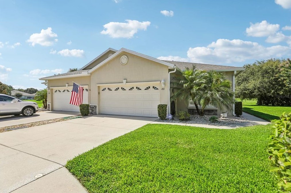 201 Lamonte Point Ct, De Bary, FL 32713