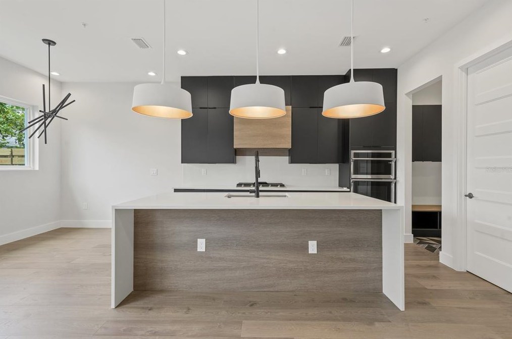 1915 Lakemont Ave, Winter Park FL 32792-3214 exterior