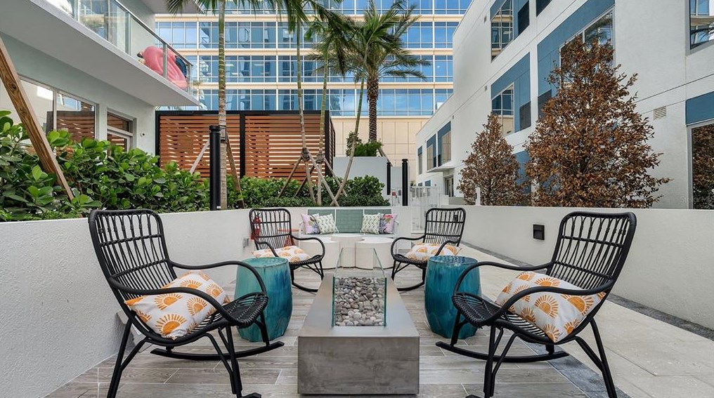 225 1st Ave, Saint Petersburg, FL 33706-4301