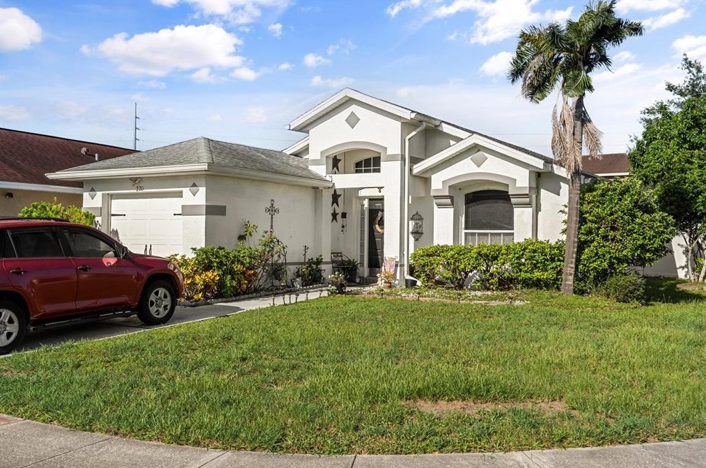 220 Coralwood Ct, Kissimmee, FL 34743