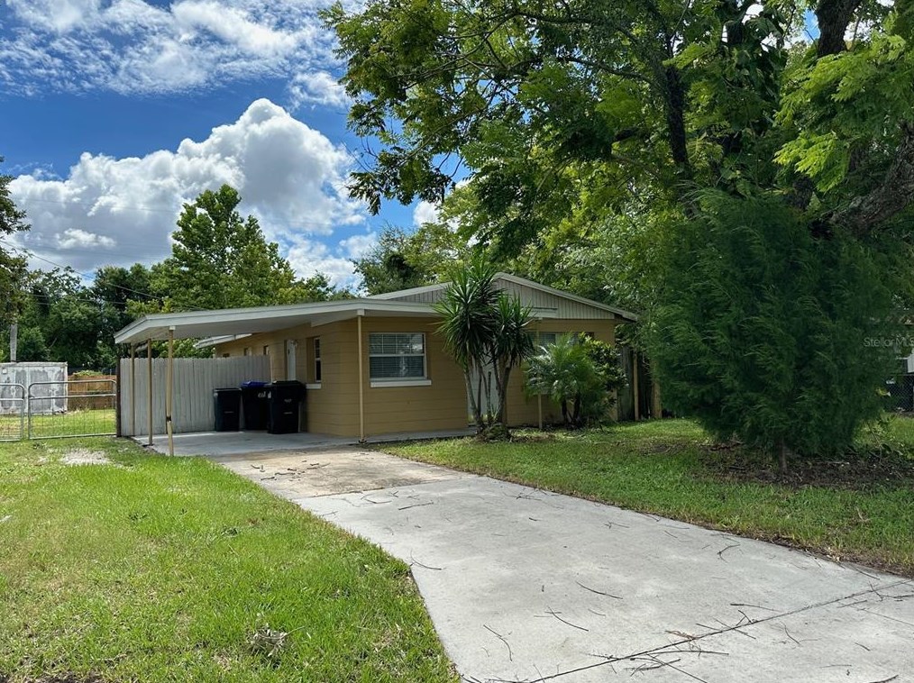 207 S Ulysses Dr, Apopka, FL 32703
