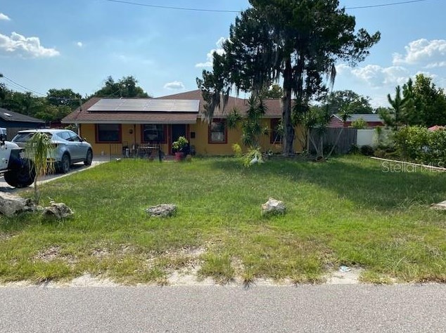 709 N Disston, Tavares, FL 32778
