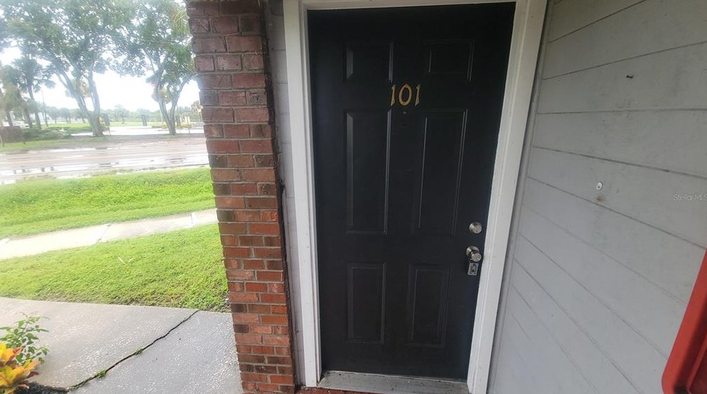 6415 S Roberts Ave #101, Tampa, FL 33616
