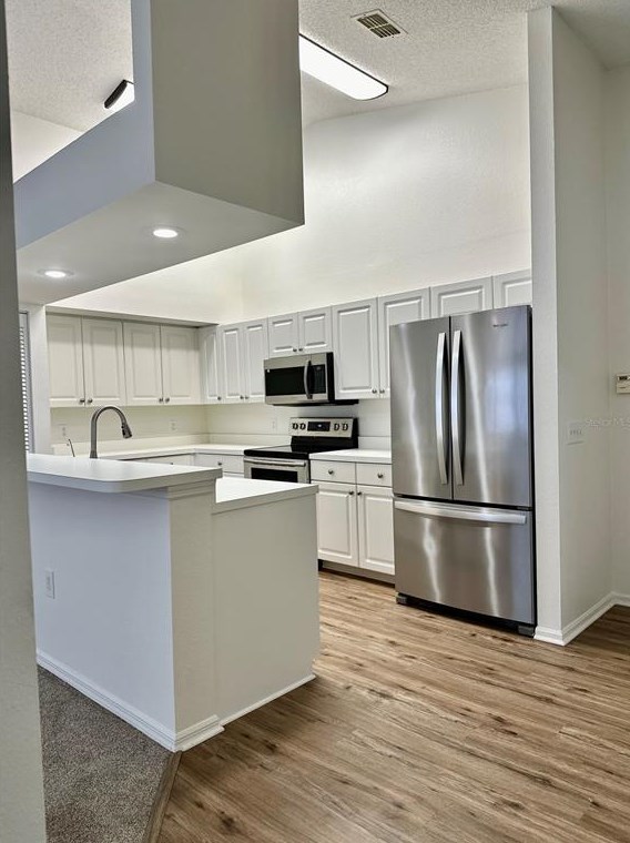 7266 Eleanor Cir #201, Sarasota, FL 34243