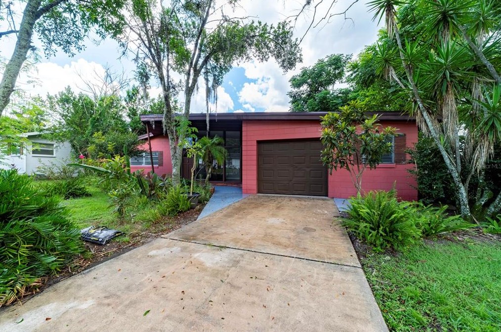 138 Palmetto Ave, Deland, FL 32720-2234