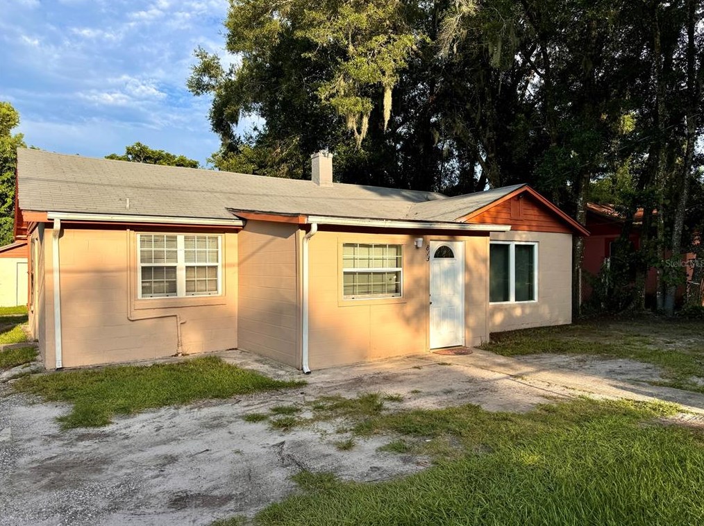 813 S Florida Ave, Deland, FL 32720