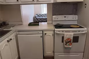 2860 N Powers Dr, Orlando, FL 32818 - Photo 6