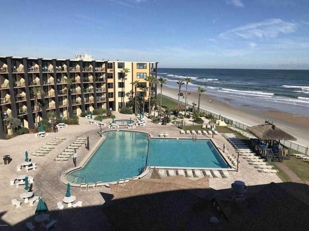 2301 Atlantic Ave, Daytona Beach FL  32118-5349 exterior