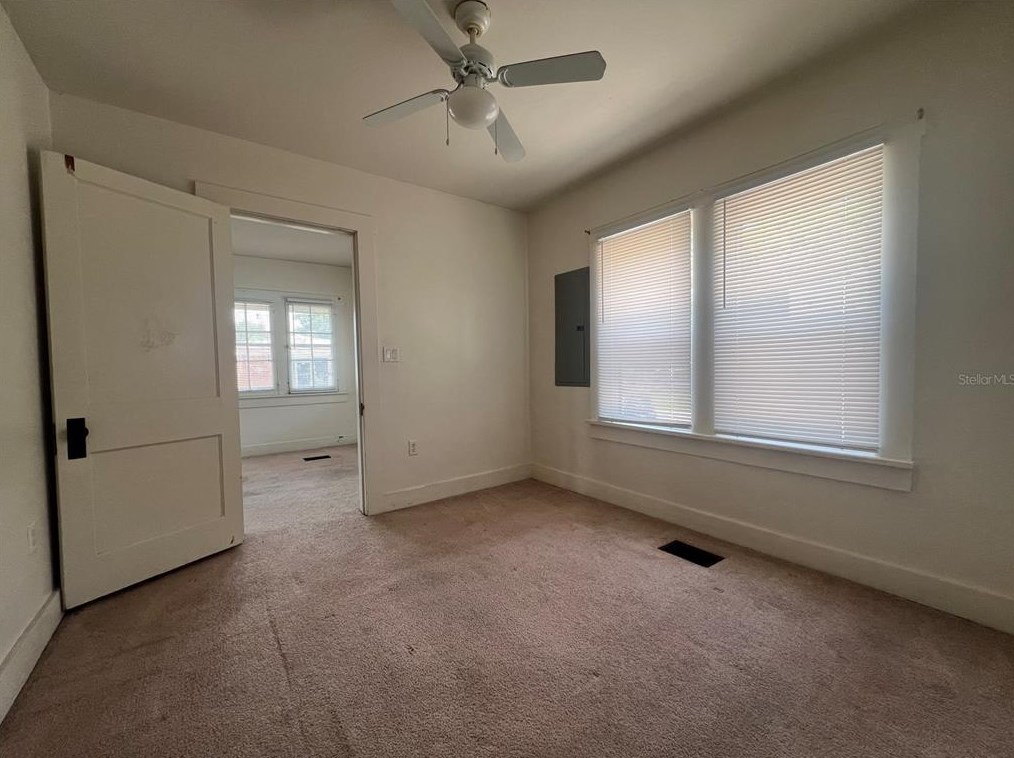 18 E Golf Links Ave, Eustis, FL 32726