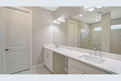 4910 Carova Way, Lakewood Ranch, FL 34211 - Photo 8