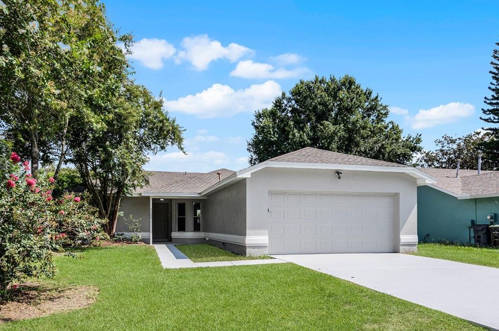 3303 Fox Ridge Dr, Winter Haven, FL 33884