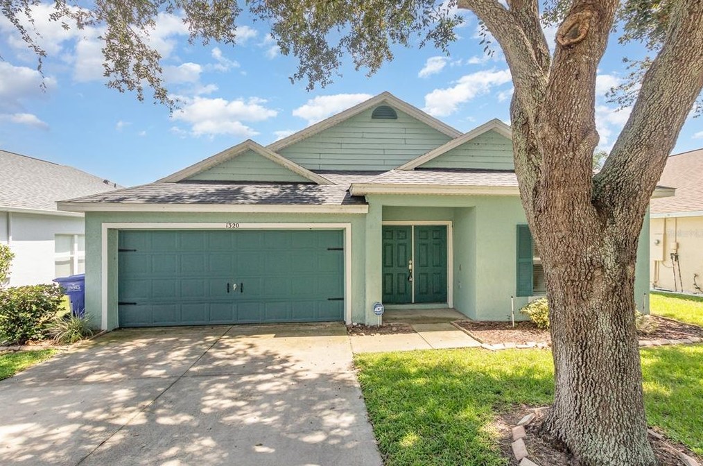 1320 Kellogg Dr, Tavares, FL 32778-4942