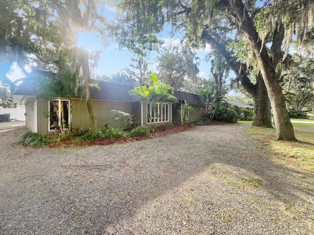 239 Birch Ln, Lakeland FL  33813-3562 exterior