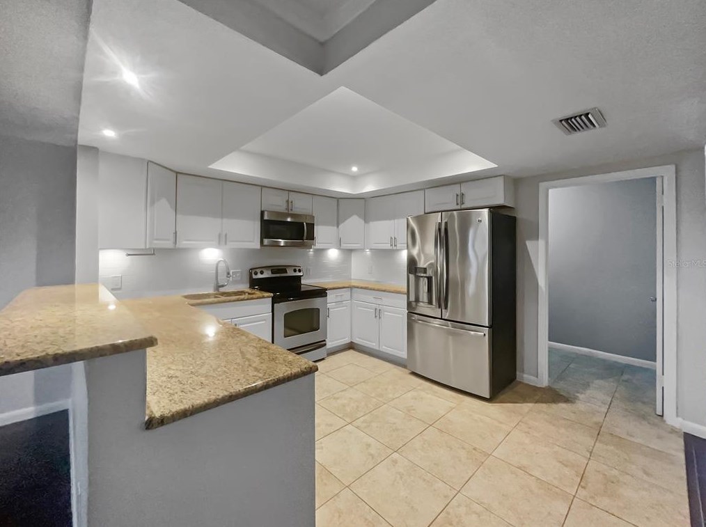 239 Birch Ln, Lakeland FL  33813-3562 exterior