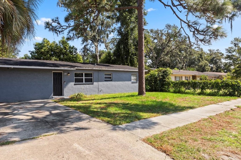 841 W Chelsea St, Deland, FL 32720