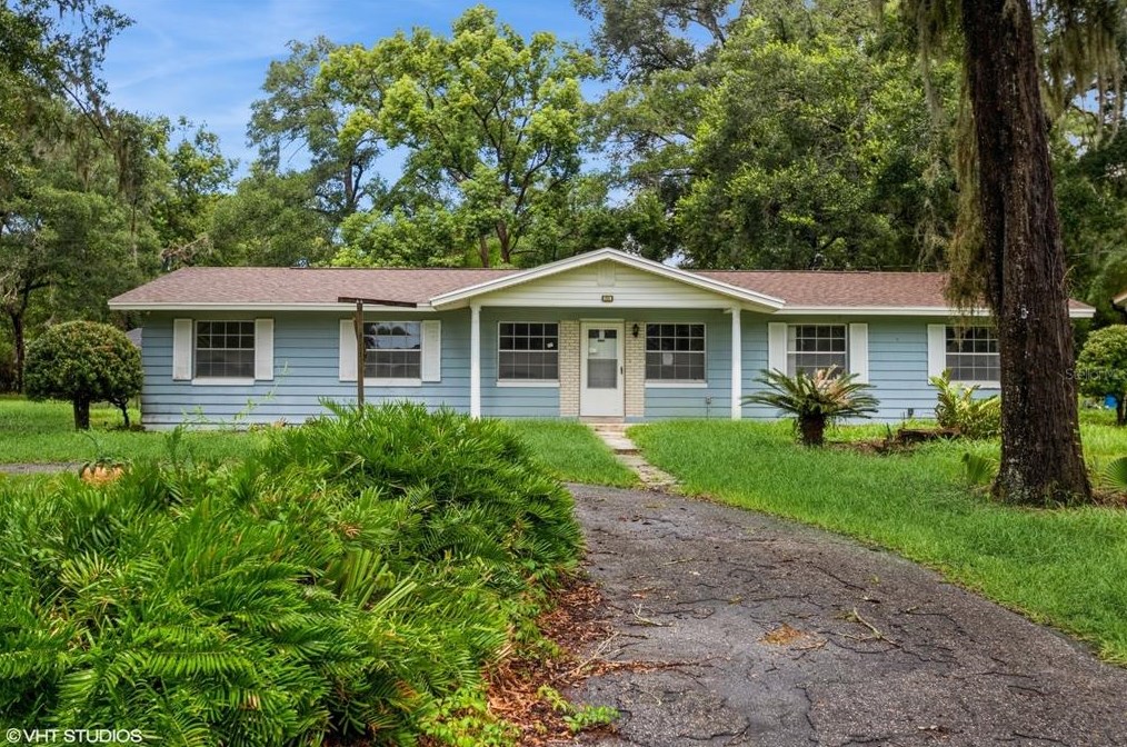 25309 Carnoustie Dr, Mount Plymouth, FL 32776