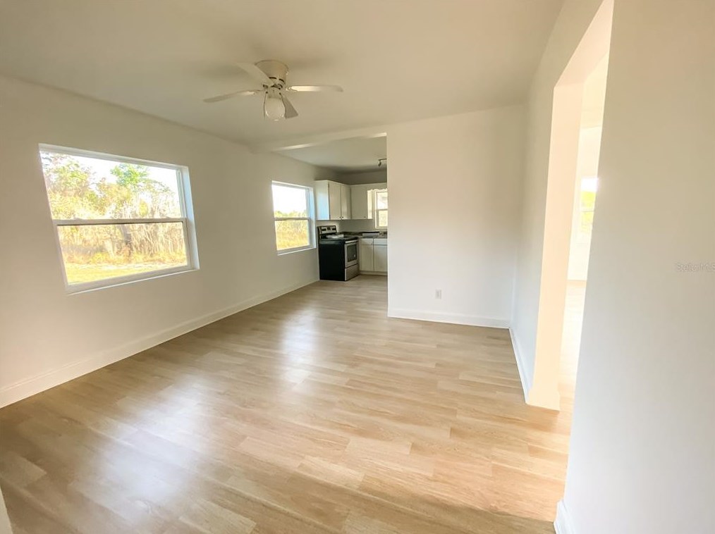 12850 Florida Ave, Astatula, FL 34705-9328