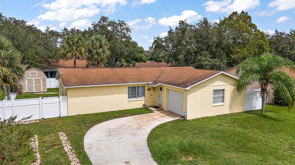 331 Autumn Dr, Apopka, FL 32712