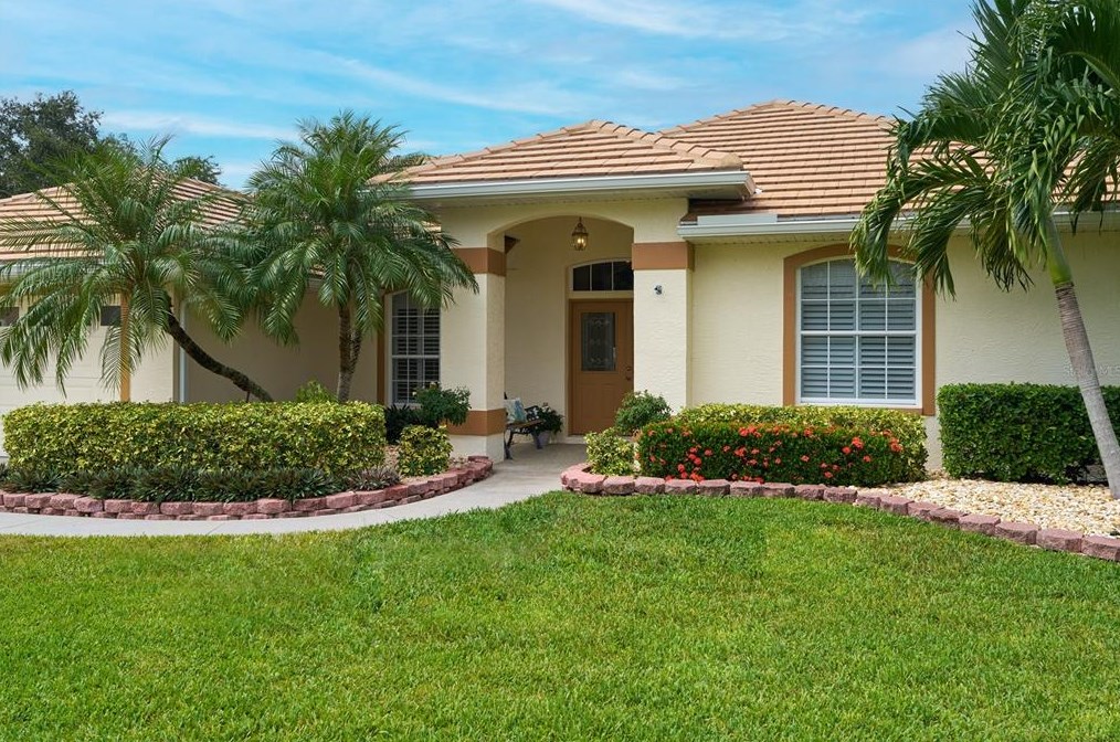 4450 Golden Lake Dr, Sarasota, FL 34233