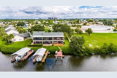 602 Yardarm Drive #1, Apollo Beach, FL 33572 - Photo 1