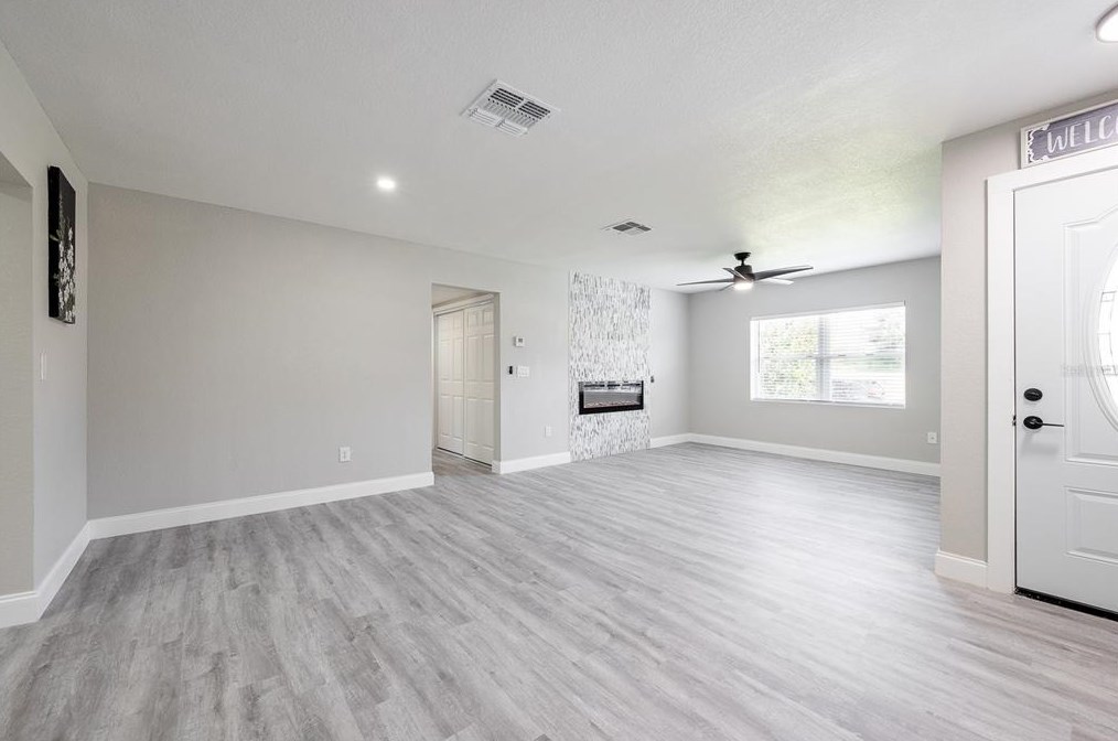 5416 Lake Underhill Rd, Orlando, FL 32807-1659