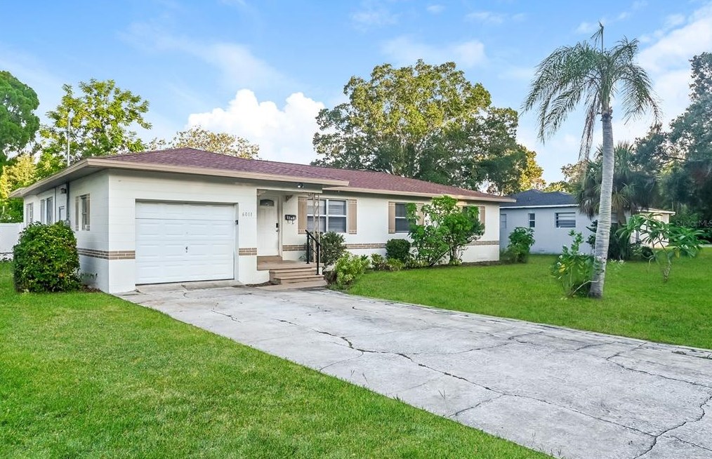 6011 4th St, Saint Petersburg, FL 33703-1419