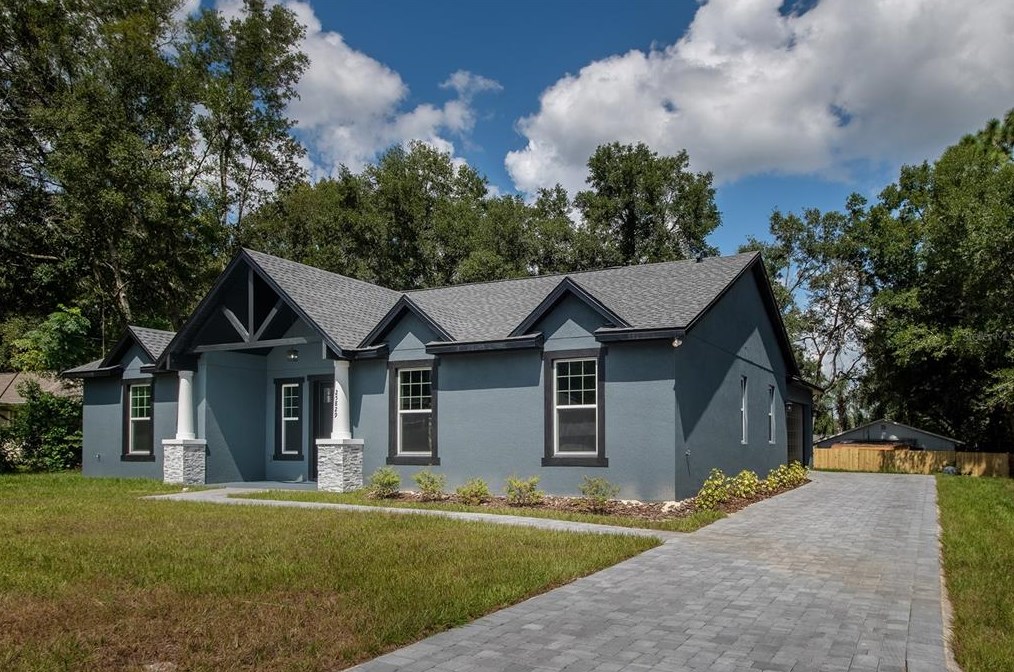 25829 Timuquana Dr, Mount Plymouth, FL 32776