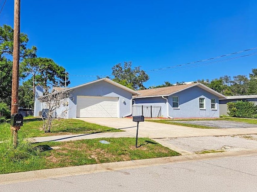 1109 E Boyer St, Tarpon Springs, FL 34689