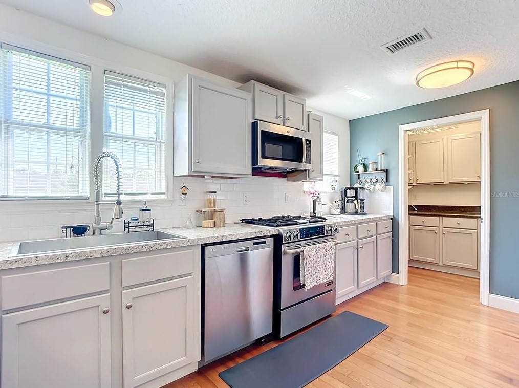 5603 Luella St, Jacksonville FL 32207-5955 exterior