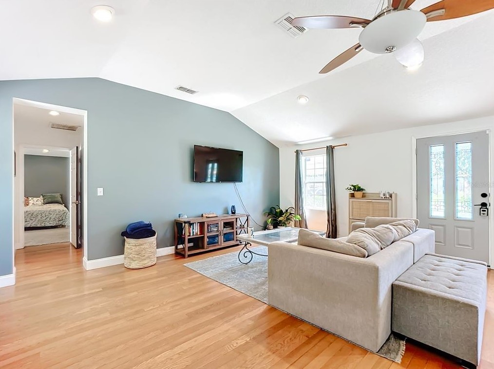 5603 Luella St, Jacksonville FL 32207-5955 exterior