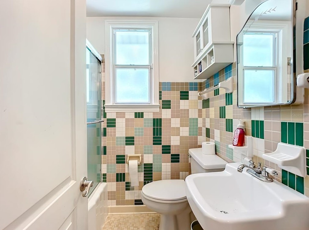 5603 Luella St, Jacksonville FL 32207-5955 exterior