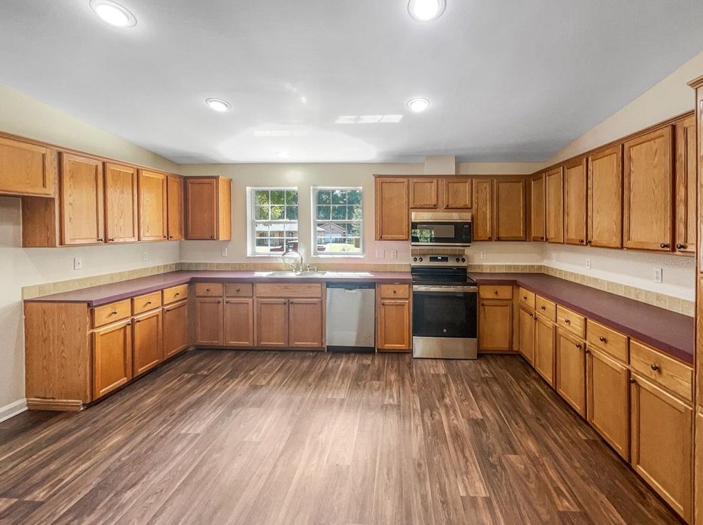 25807 Pinehurst St, Mount Plymouth, FL 32776