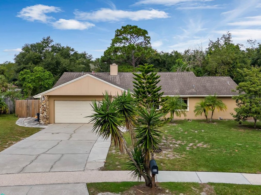 304 Shadow Oak Dr, Casselberry, FL 32707