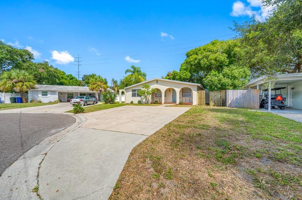 612 Dogwood Ct, Dunedin, FL 34698