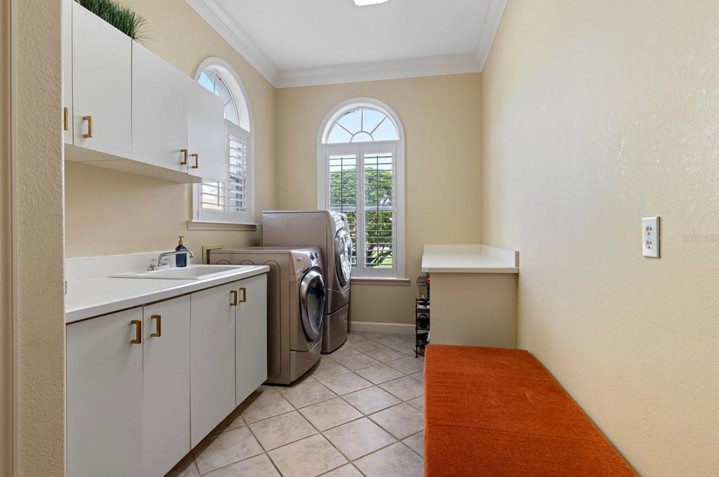 256 New Gate Loop, Lake Mary FL  32746-4127 exterior