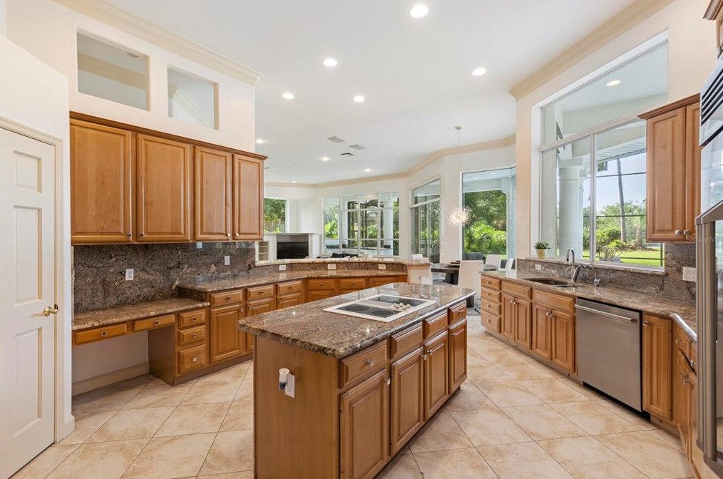 256 New Gate Loop, Lake Mary FL  32746-4127 exterior