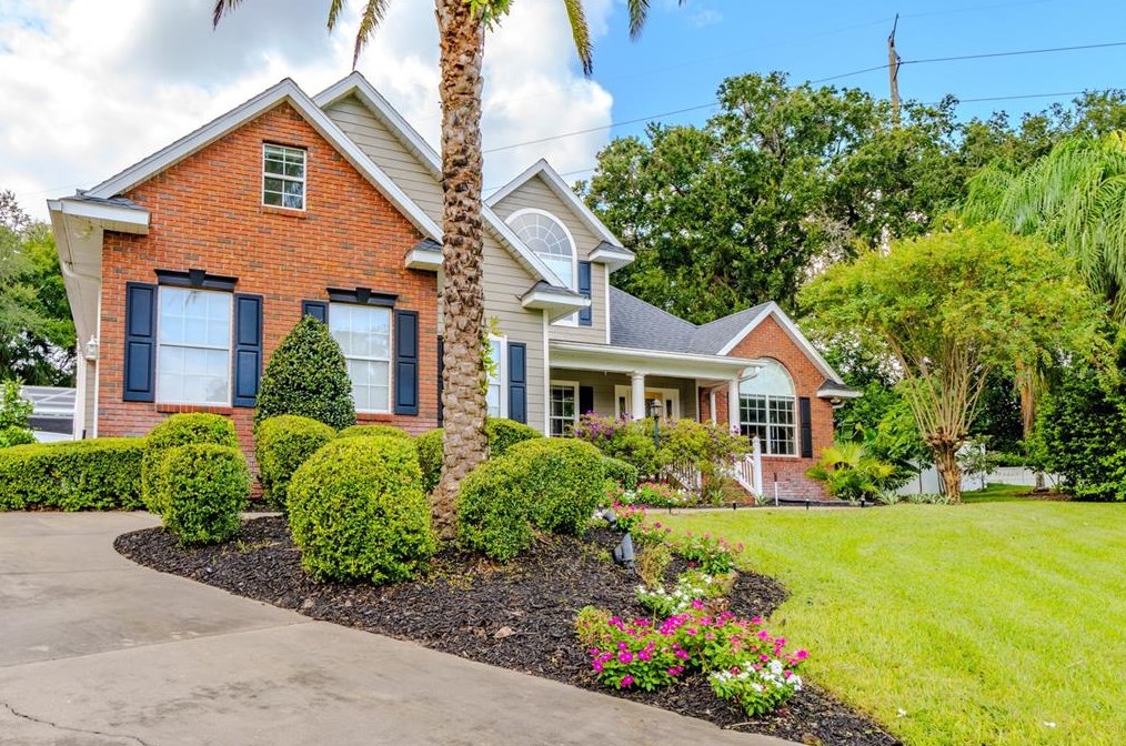 33721 Spring Dr, Leesburg, FL 34788