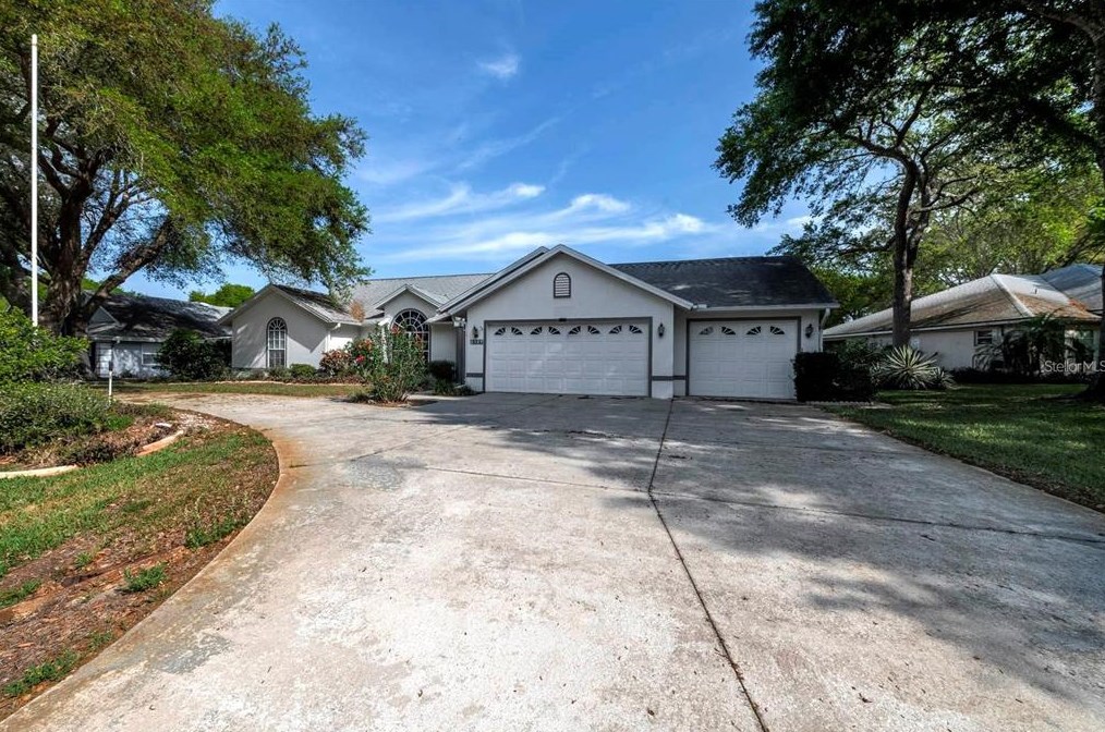 2717 Bayview Dr, Eustis, FL 32726-6960