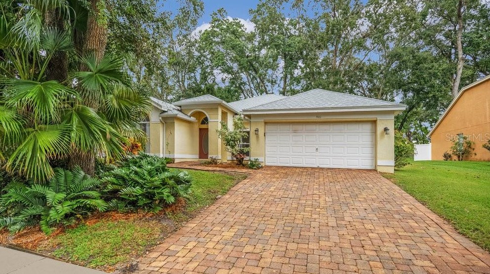901 Woodcraft Dr, Apopka, FL 32712