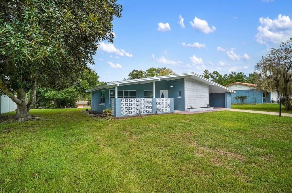 8 Sanford Ave, De Bary, FL 32713