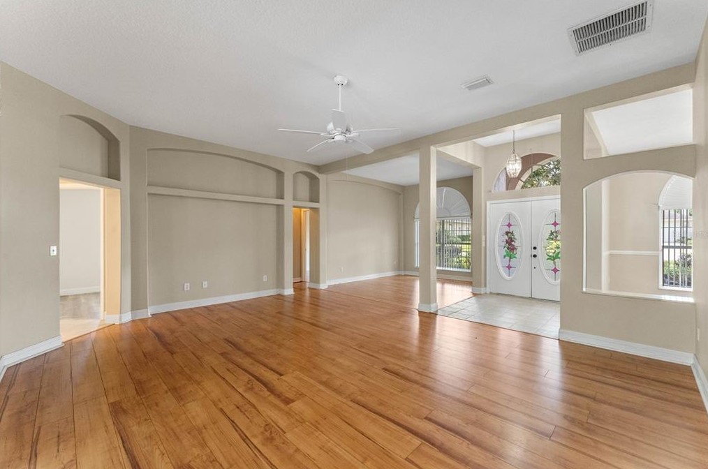 124 Breezewood Dr, De Bary, FL 32713