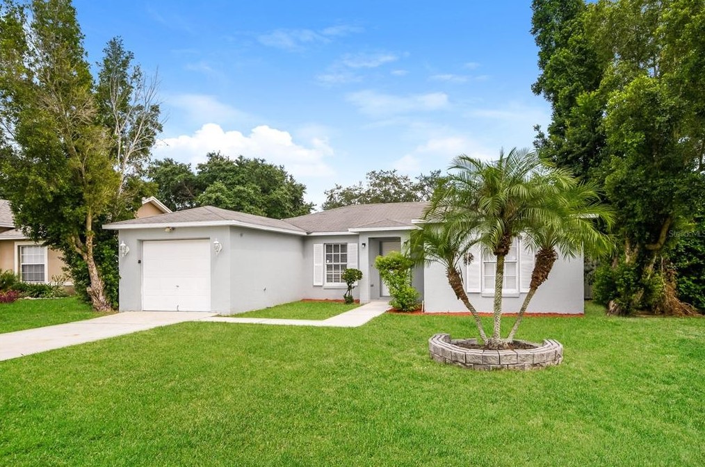 356 Lake Daisy Cir, Winter Haven, FL 33884