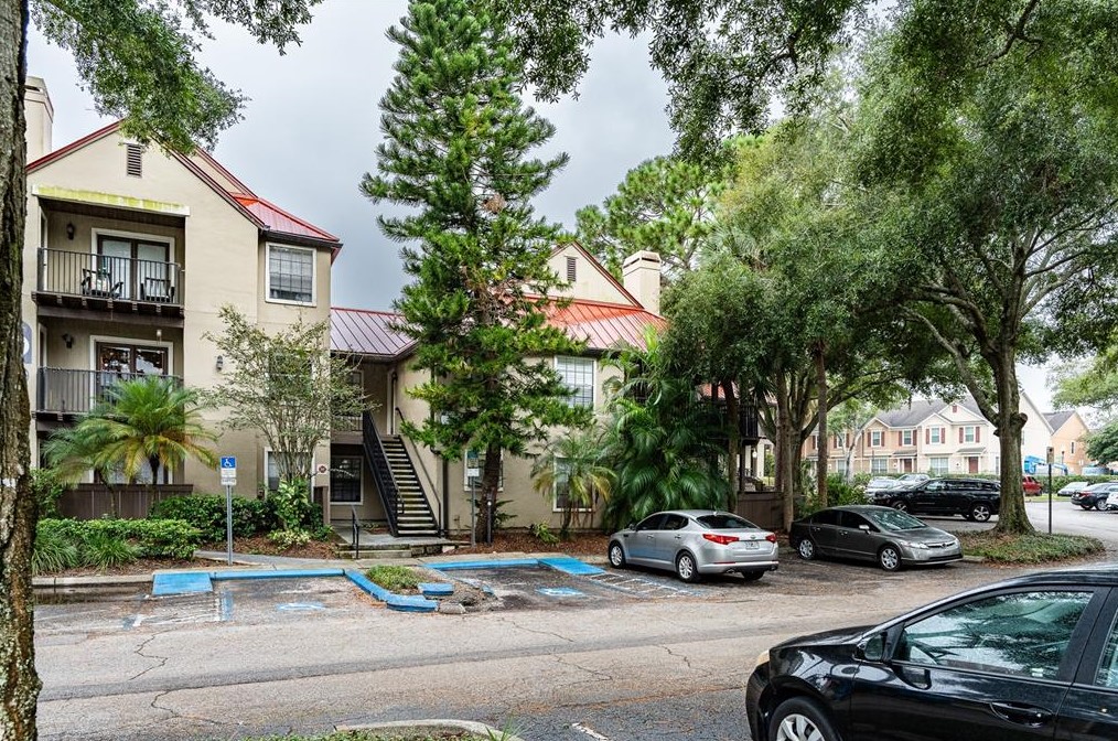 200 Afton Square #107, Altamonte Springs, FL 32714