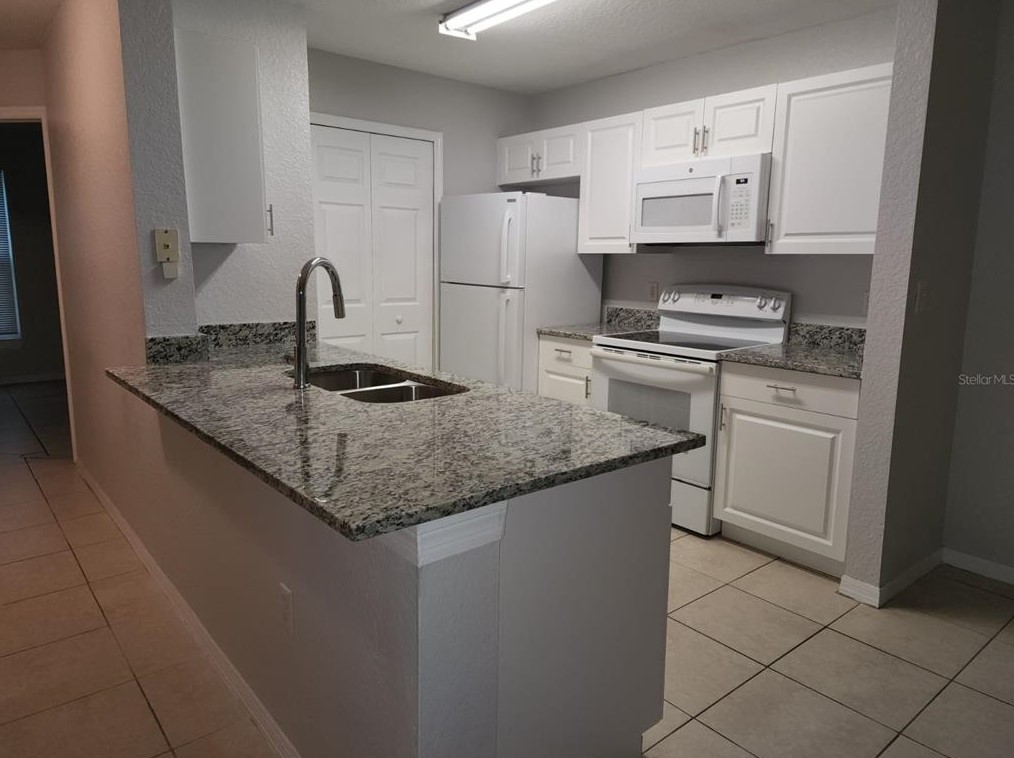 5479 Vineland Rd, Orlando, FL 32811-7637