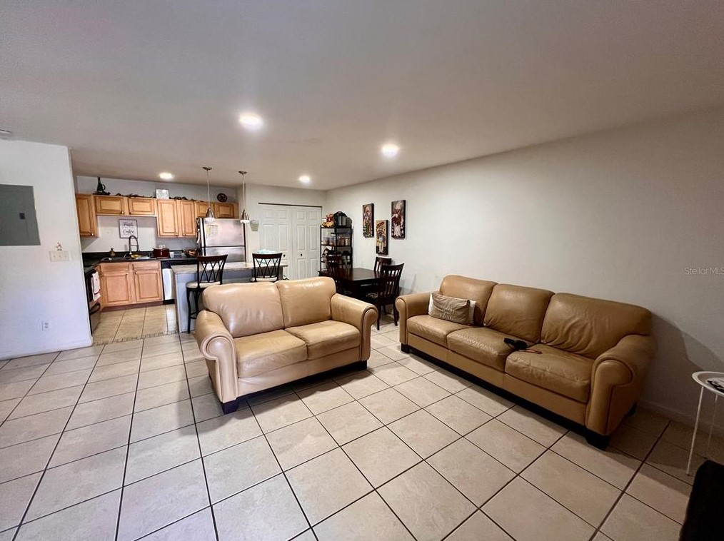 315 Lakepointe Dr #101, Altamonte Springs, FL 32701