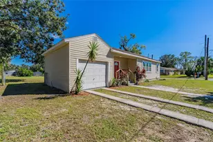 112 S Moss St, Leesburg, FL 34748 - Photo 2