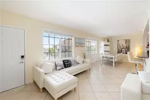 445 Hamden Dr, Clearwater Beach, FL 33767 - Photo 10