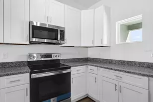 450 Lake Shore Pkwy, Davenport, FL 33896 - Photo 10