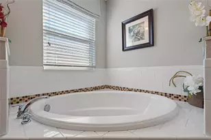 4204 Oakview Dr, Davenport, FL 33837 - Photo 26