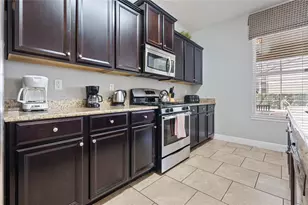 4204 Oakview Dr, Davenport, FL 33837 - Photo 14